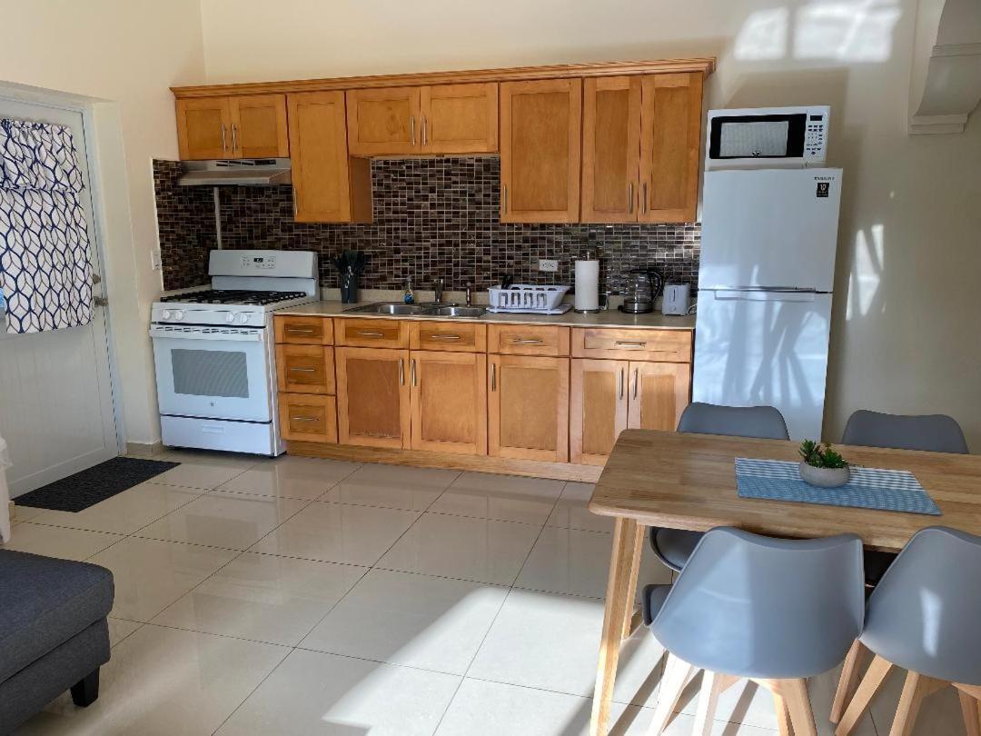 Lovely 2 Bedroom Apartment In Quiet Neighborhood! Philipsburg (Sint Maarten) Exterior foto
